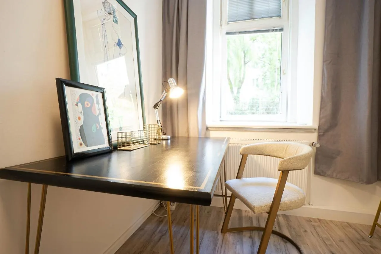 2-Room Apartment On The First Floor With Designer Renovation. Exit To The Courtyard. 15 Minutes To Schloss Schoenbrunn Wien Österreich